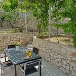 Zvjezdana 아파트